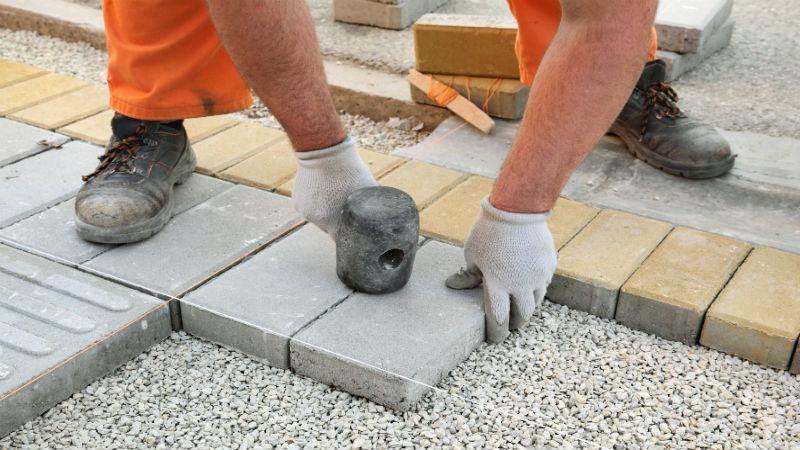 How Concrete Edging in Lake Mills, WI, Upgrades Your Outdoor Space