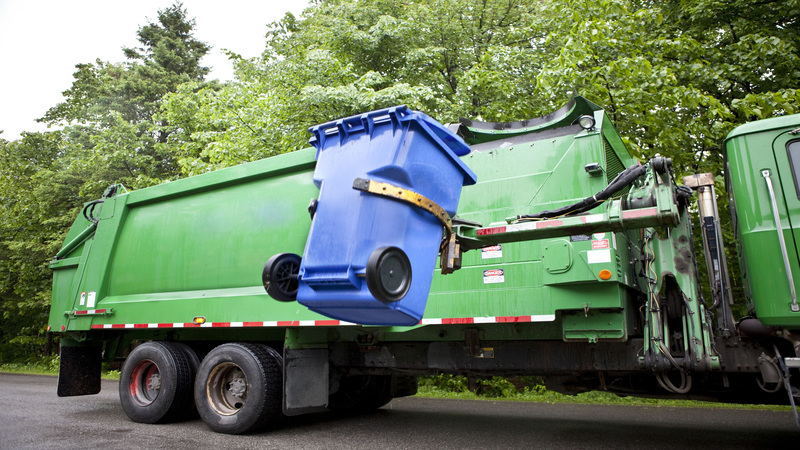 Signs You Need Trash Pickup in Sacramento, CA